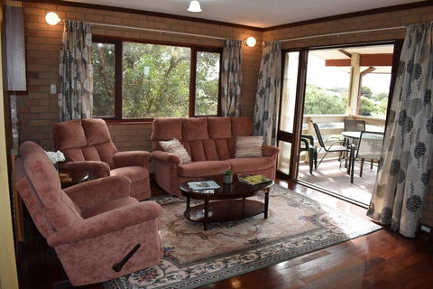 Lancelin Home With Beach And Park Views - Sydneys Hotel 3
