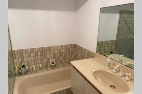 Lands Edge - Sydneys Hotel 3