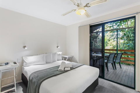 Landsborough Pines Caravan Park - Sydneys Hotel 3
