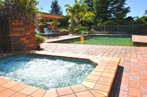 Langbrook Cottages - Sydneys Hotel 0