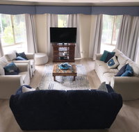 Large Family Home - Sydneys Hotel