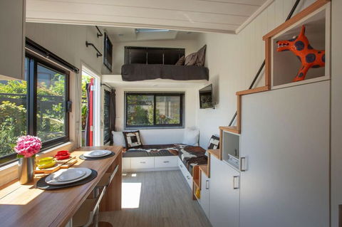 LH@LBH (Little House @ Little Blow Hole) - Sydneys Hotel 3