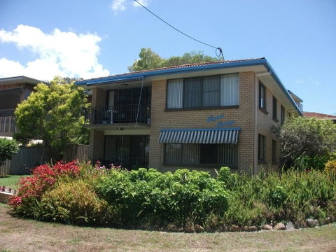 Light, Airy 1st Floor Unit - Marbrin Close, Bellara - Sydneys Hotel 0