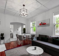 Luxurious Historic Home with Harbour Bridge Views - Sydneys Hotel