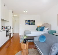 Luxurious light-filled studio in winning location - Sydneys Hotel