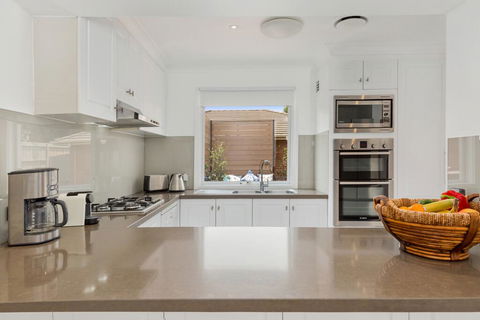 Luxury Family-size Home In Smart Beachside Suburb - Sydneys Hotel 2
