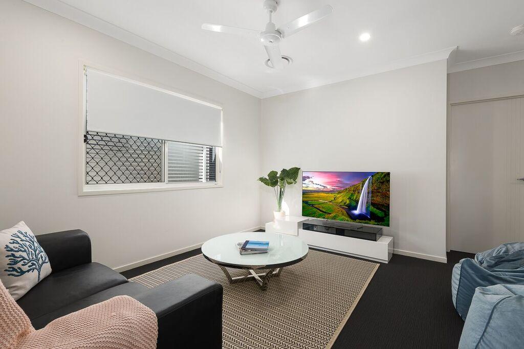 Wishart QLD Sydneys Hotel