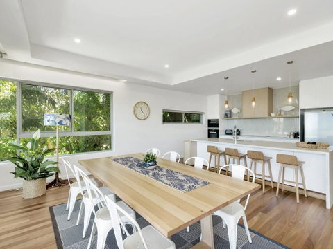 Luxury On Currumbin Beach - Sydneys Hotel 1