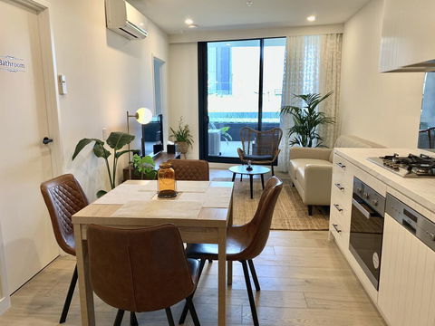 M-City 2 BR And 2 BA Apartment With Parking - Sydneys Hotel 0