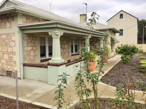 MacDonnell House Naracoorte - Sydneys Hotel 1