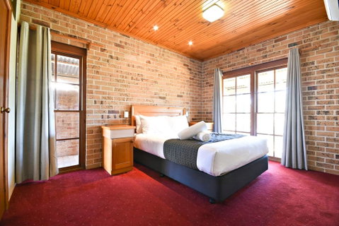 Macquarie Inn - Sydneys Hotel 1