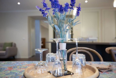 Magnificent Lux Stay@Mont Albert 4BR/WIFI/Garage - Sydneys Hotel 1