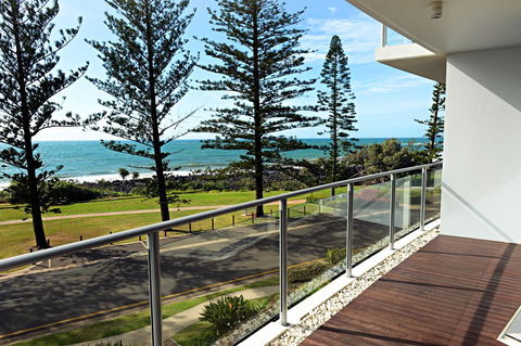 Manta Bargara - Sydneys Hotel 0