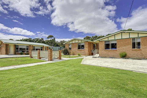 Masons Cottages - Sydneys Hotel 0