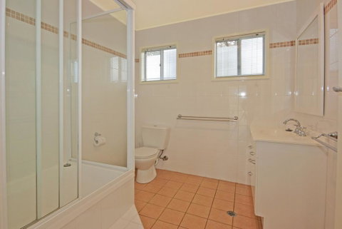 Matron 17, Narrawallee - Sydneys Hotel 2