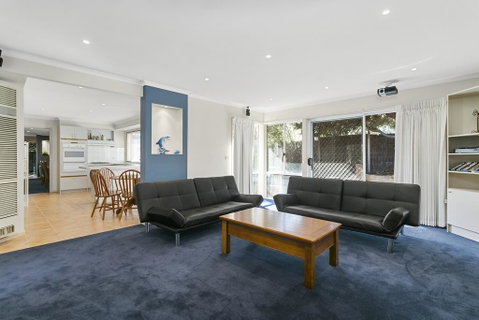 McCrae On The Beach - Right On The Magnificent Beach - Sydneys Hotel 3