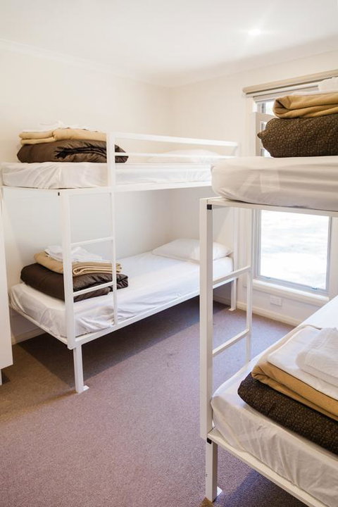 McLean Beach Holiday Park - Sydneys Hotel 3