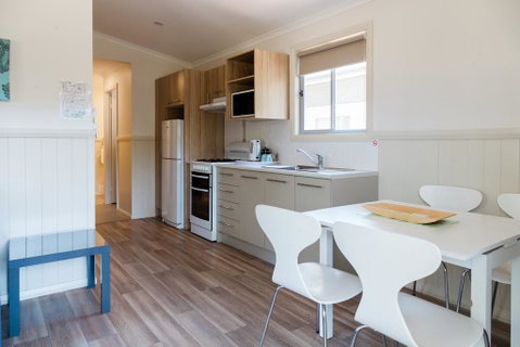 McLean Beach Holiday Park - Sydneys Hotel 2
