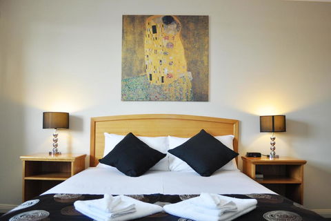 Meadowbrook Hotel Brisbane - Sydneys Hotel 0