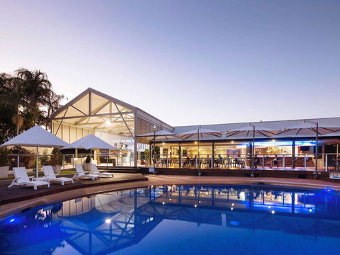 Mercure Townsville - Sydneys Hotel 0