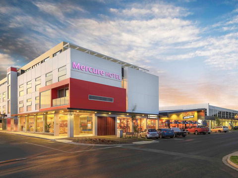 Mercure Warragul - Sydneys Hotel 0