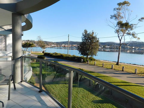 Merimbula Lake Apartments - Sydneys Hotel 1