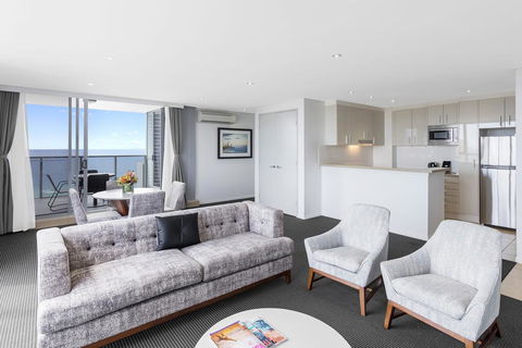 Meriton Suites Broadbeach - Sydneys Hotel 3