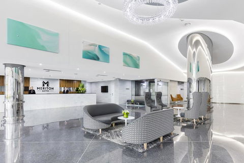 Meriton Suites Southport - Sydneys Hotel 1