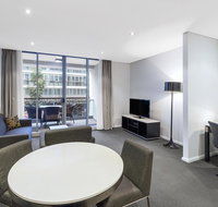 Meriton Suites Zetland - Sydneys Hotel