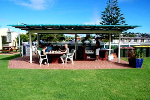 Mermaid Holiday Units - Sydneys Hotel 2