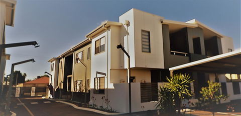 MERRIFIELD Foothill Suites - RELAXING LIFETYLE CHOICE - Sydneys Hotel 3