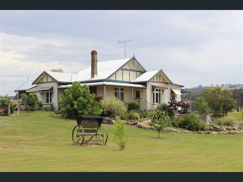 Merton Manor - Sydneys Hotel 0