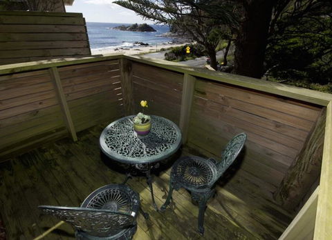 Mick's Beach Cottage - Seal Rocks Beachfront - Sydneys Hotel 1