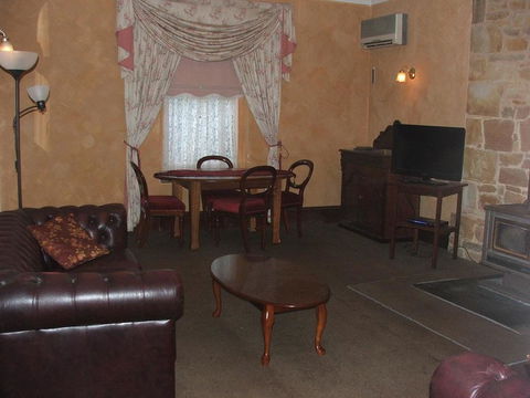 Mintaro Hideaway - Sydneys Hotel 1