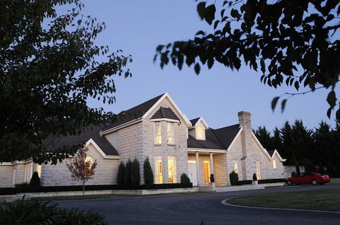 Montfort Manor - Sydneys Hotel 2