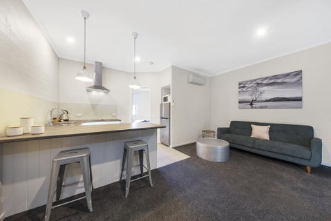 Moonlight Bay Apartments - Sydneys Hotel 3