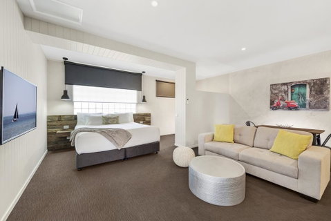 Moonlight Bay Apartments - Sydneys Hotel 1