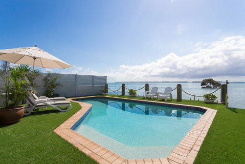 Moreton Bay Beach Lodge - Sydneys Hotel 0