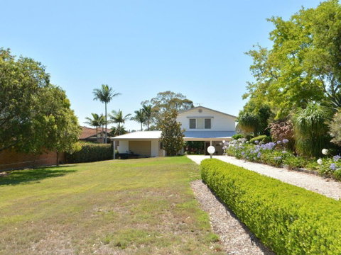 Morisset Waterfront 1bdr Studio Looking Over Trinity Marina - Sydneys Hotel 1