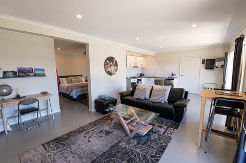 Mortimers Wines - The Vines Studio - Sydneys Hotel 2
