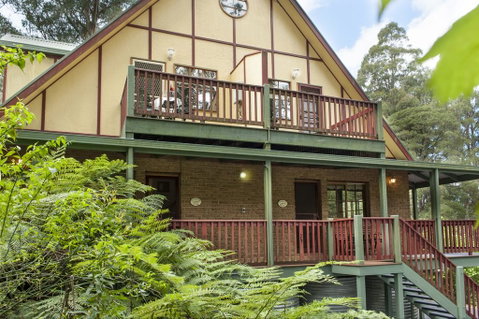 Mountain Lodge - Sydneys Hotel 0