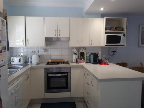 Narrabeen Beachside Townhouse - Sydneys Hotel 3