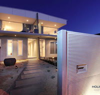 Nautilus Villa Luxury Retreat modern large double beachfront townhouse water views - Sydneys Hotel