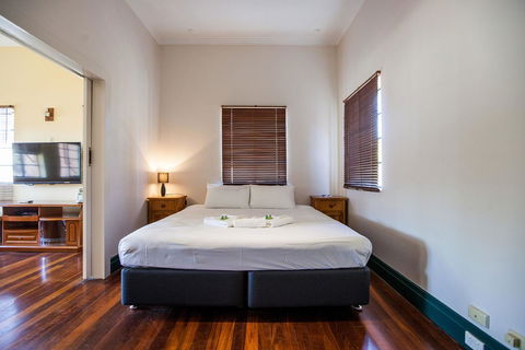 Captain Stirling Hotel - Sydneys Hotel 1