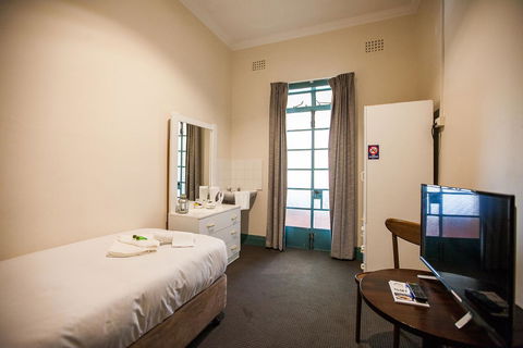 Captain Stirling Hotel - Sydneys Hotel 3