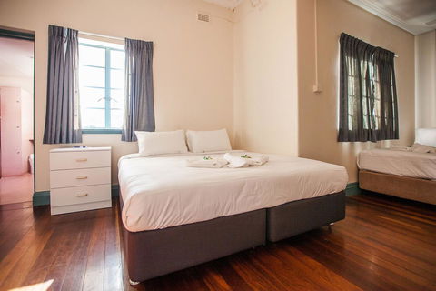 Captain Stirling Hotel - Sydneys Hotel 32