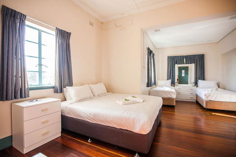 Captain Stirling Hotel - Sydneys Hotel 37