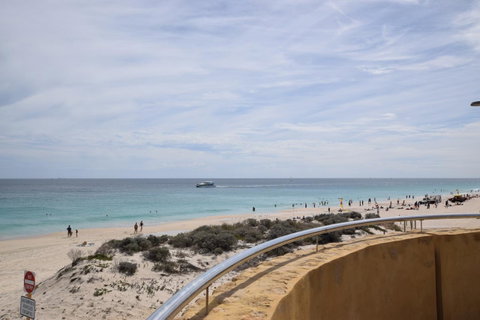 Seashore Memories - Sleeps 3 - Sydneys Hotel 21