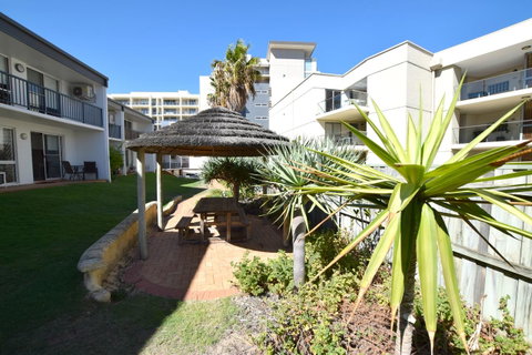 Seashore Memories - Sleeps 3 - Sydneys Hotel 13