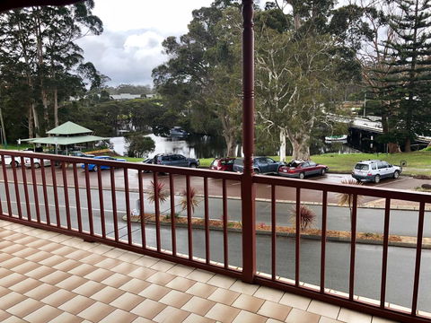 Denmark Reflections - Sydneys Hotel 9